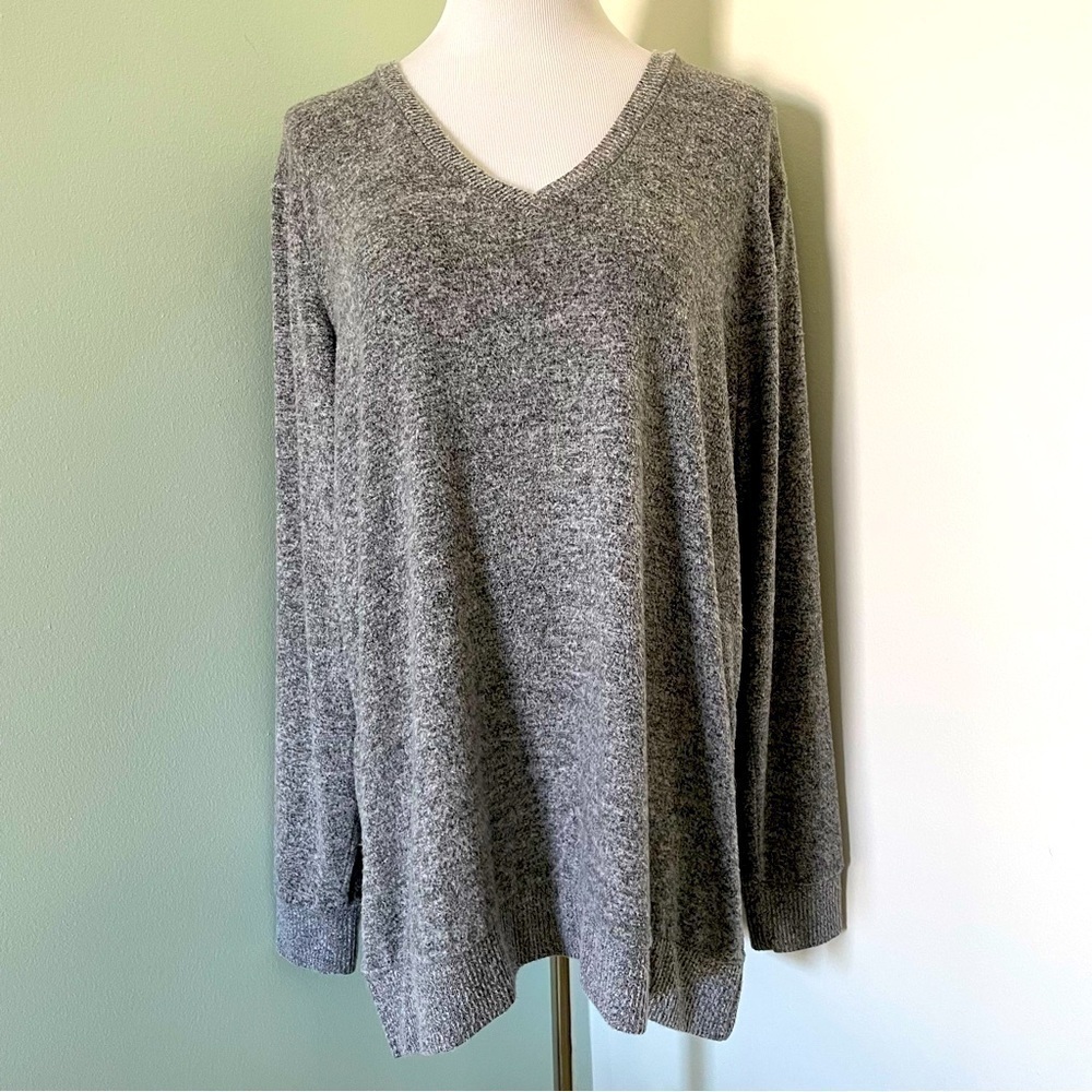 Lucky Brand Women’s Long Sleeved V Neck Sweater Gray Size XXL